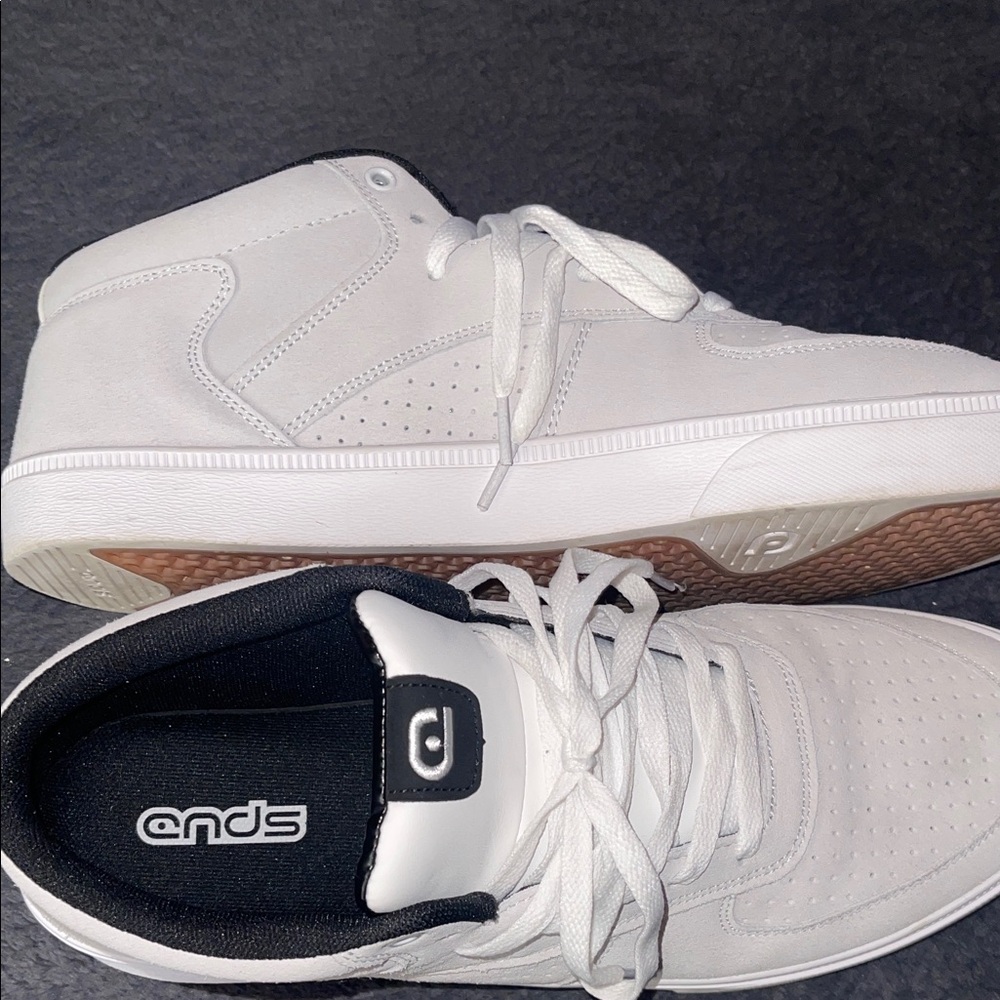 ENDS FOOTWEAR CENTRAL MIDTOP MENS SHOE off white suede - white outsole